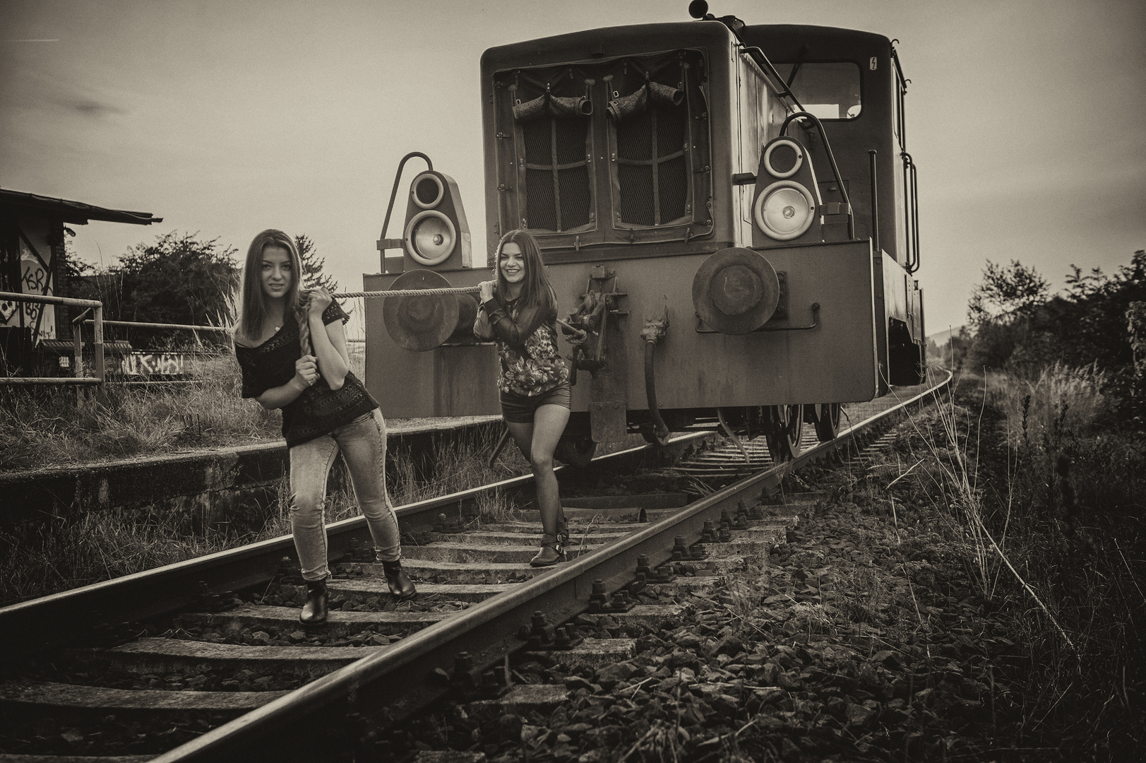 Action : women & railroad