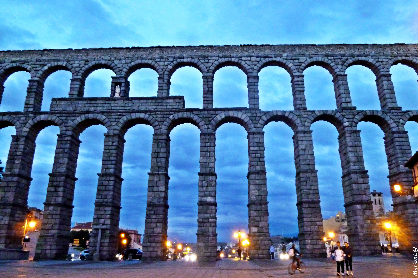 Acueducto de Segovia en La hora azul
