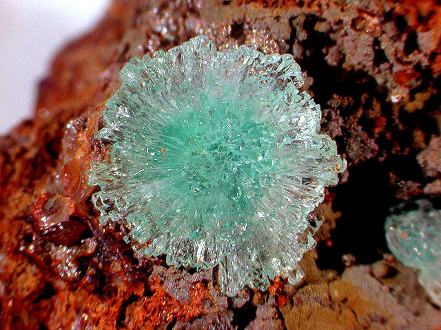 Adamin, fast unfotographierbares Mineral