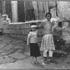 Addis: Zwei Mädchen \ Scan von SW-Bild