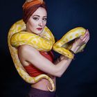 Adele mit Tigerpython-2