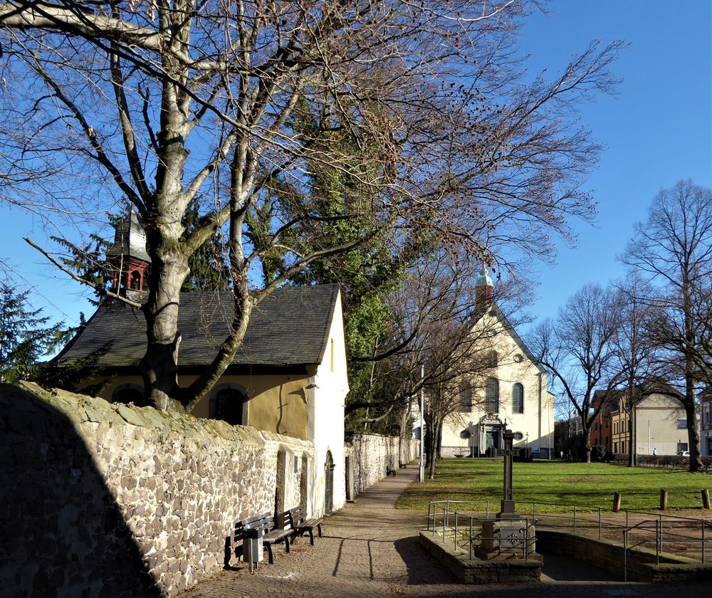 Adelheidis - Brunnen / Kapelle / Kirche