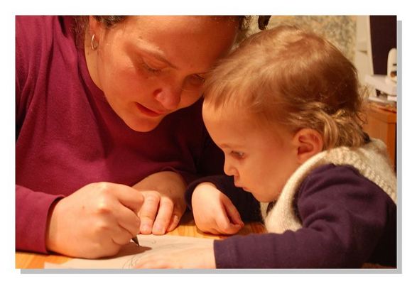 ...adesso mamma ti fa vedere come si fa...attenta...