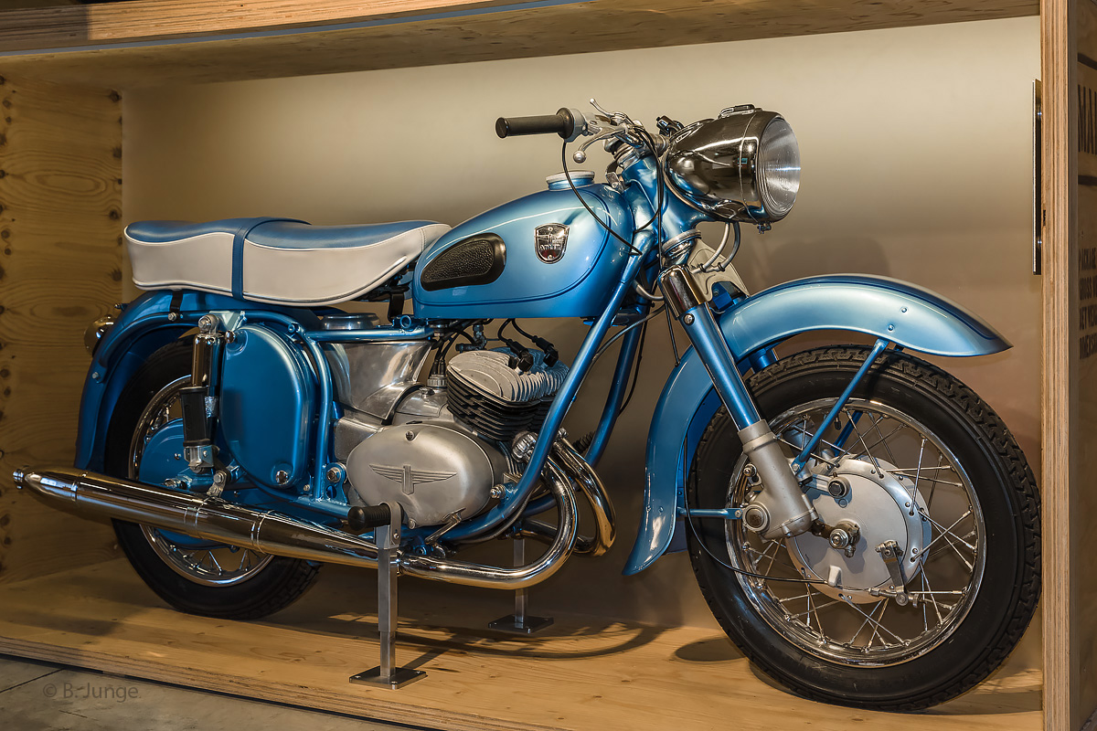 Adler Favorit Foto & Bild | nikon, oldtimer, museum Bilder auf