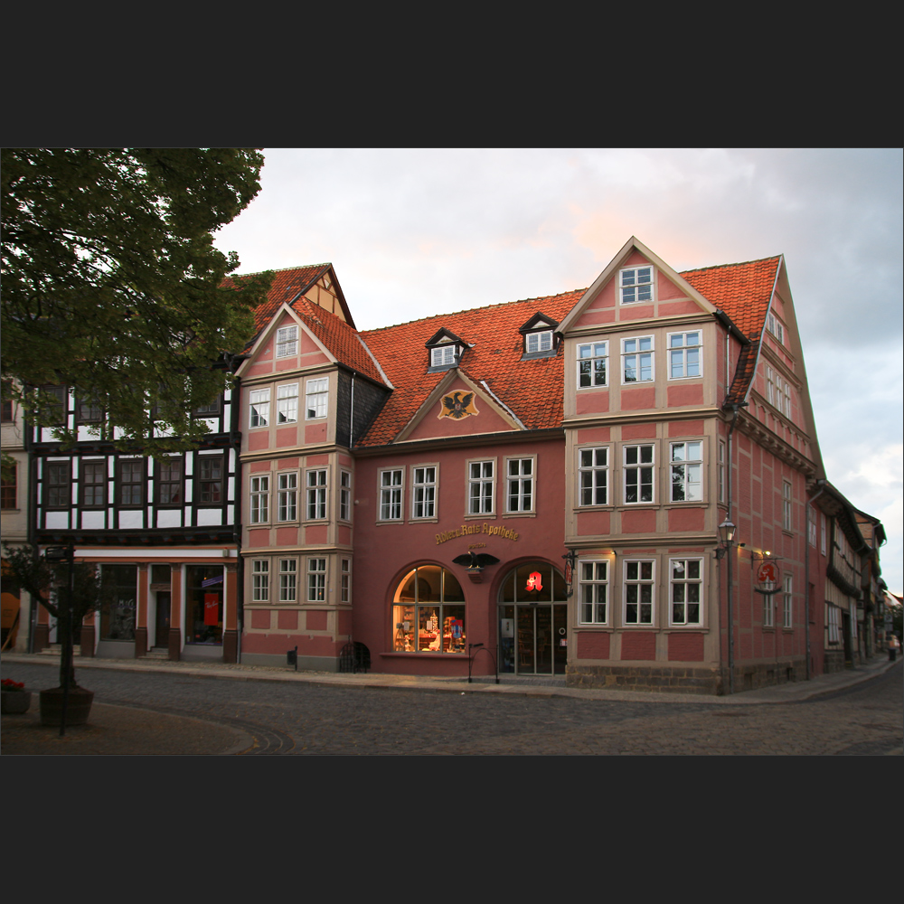 Adler und Ratsapotheke Quedlinburg Foto & Bild deutschland, europe