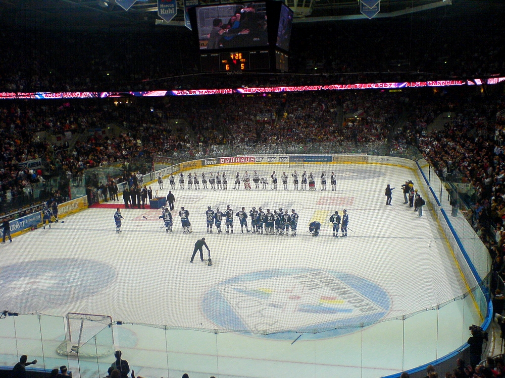 Adler vs. Haie - nach dem Spiel