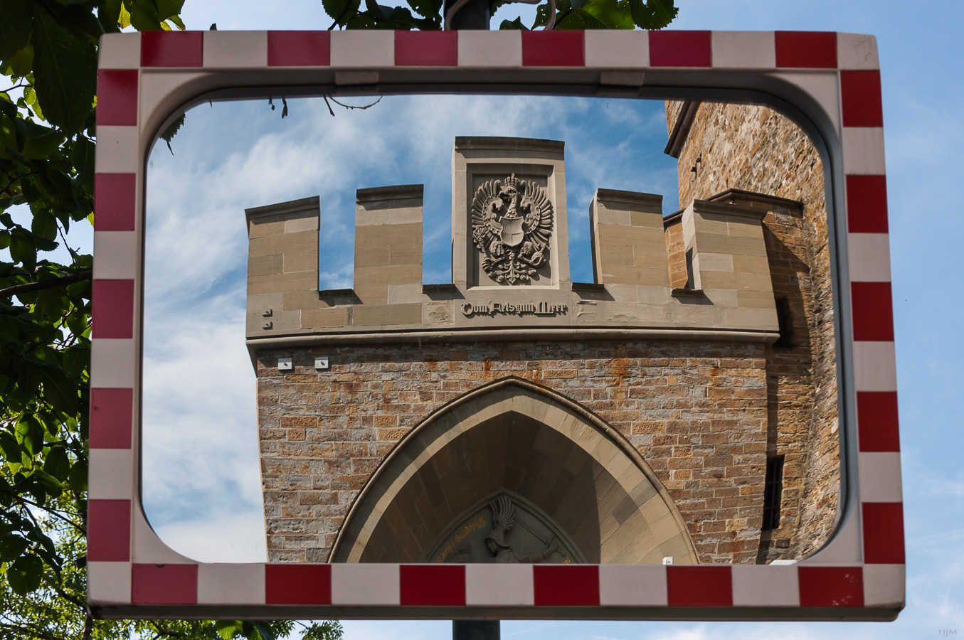 Adlertor im Spiegel