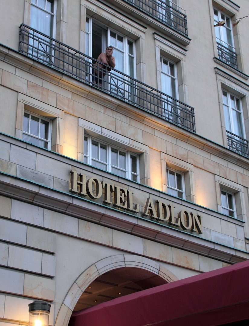 Adlon -make yourself at home