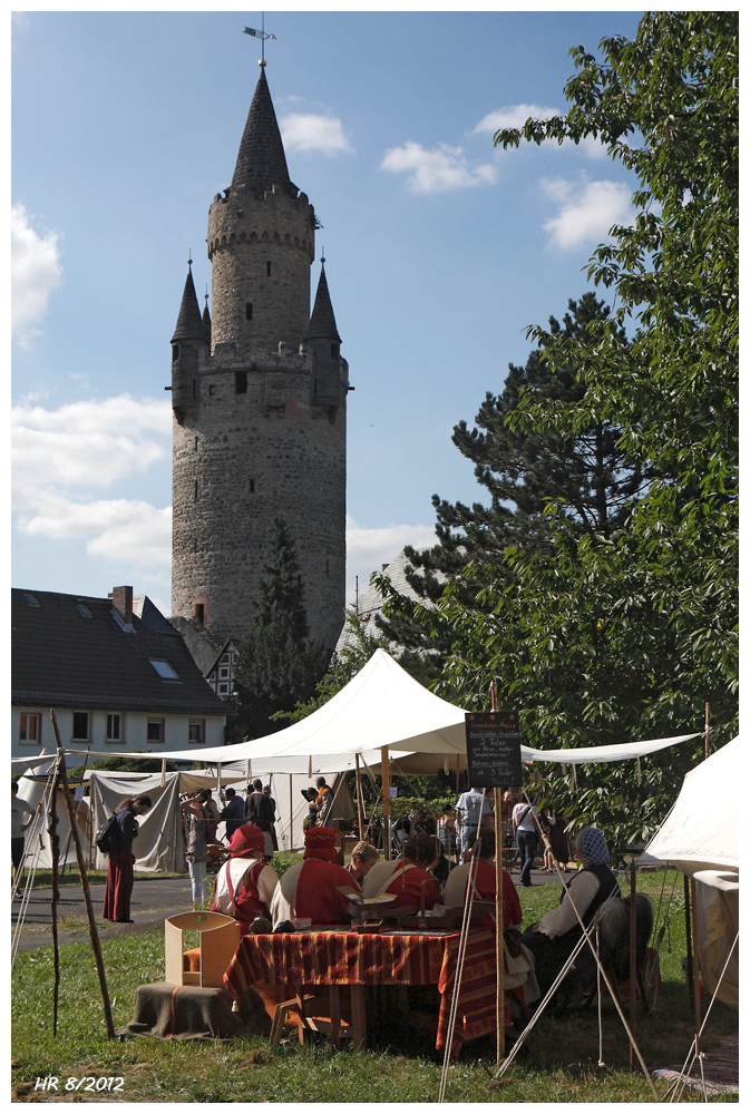 Adolfsturm mit Märchenerzählerin