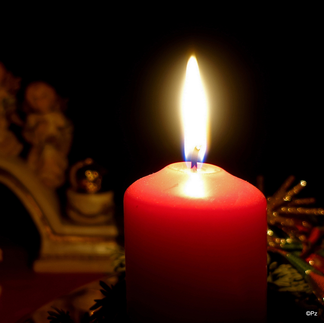 Advent, Advent, ein Lichtlein brennt, erst eins ... Foto ...