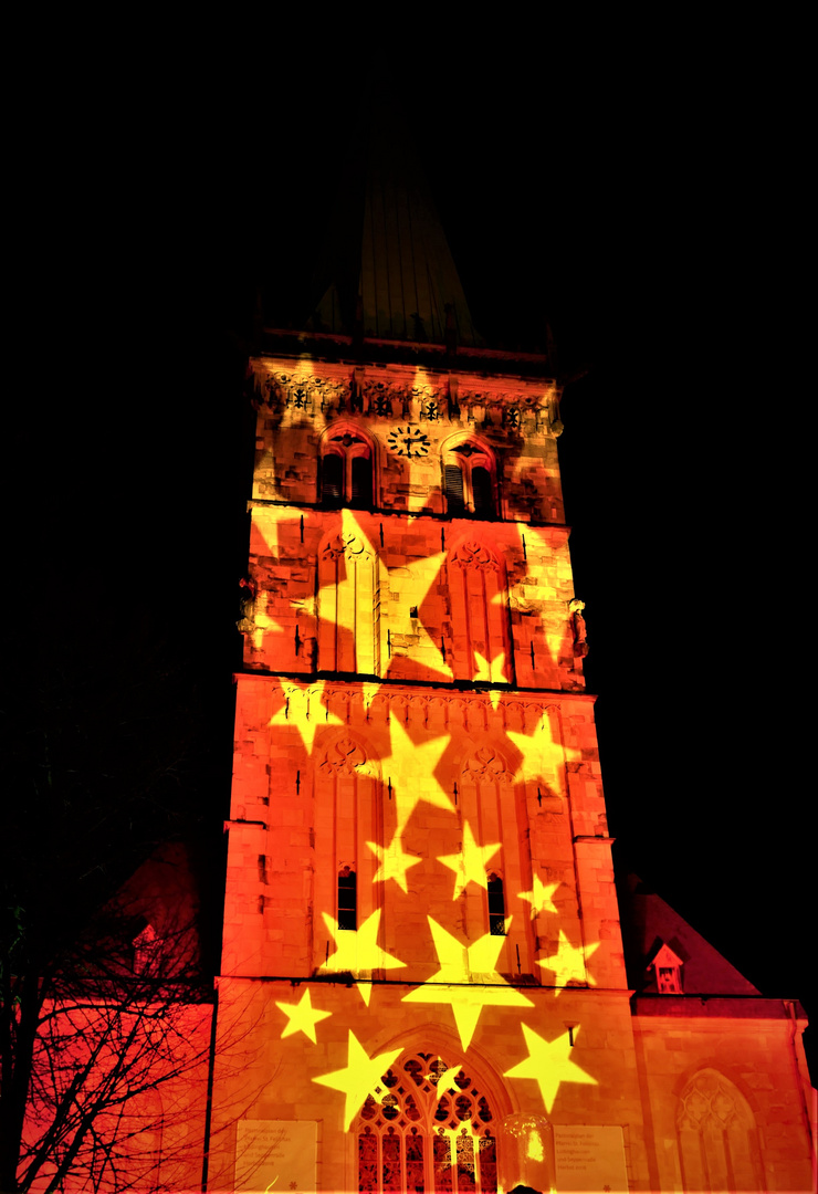 Advent mit den Augen fühlen - Illuminierte St. Felizitaskirche in Lüdinghausen