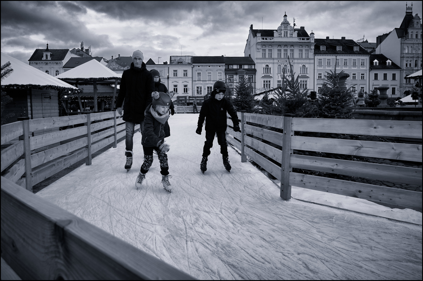 Adventmarkt, Eislaufen.