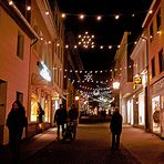 Adventsbeleuchtung auf der Düsseldorfer Straße in Richtung Marktplatz