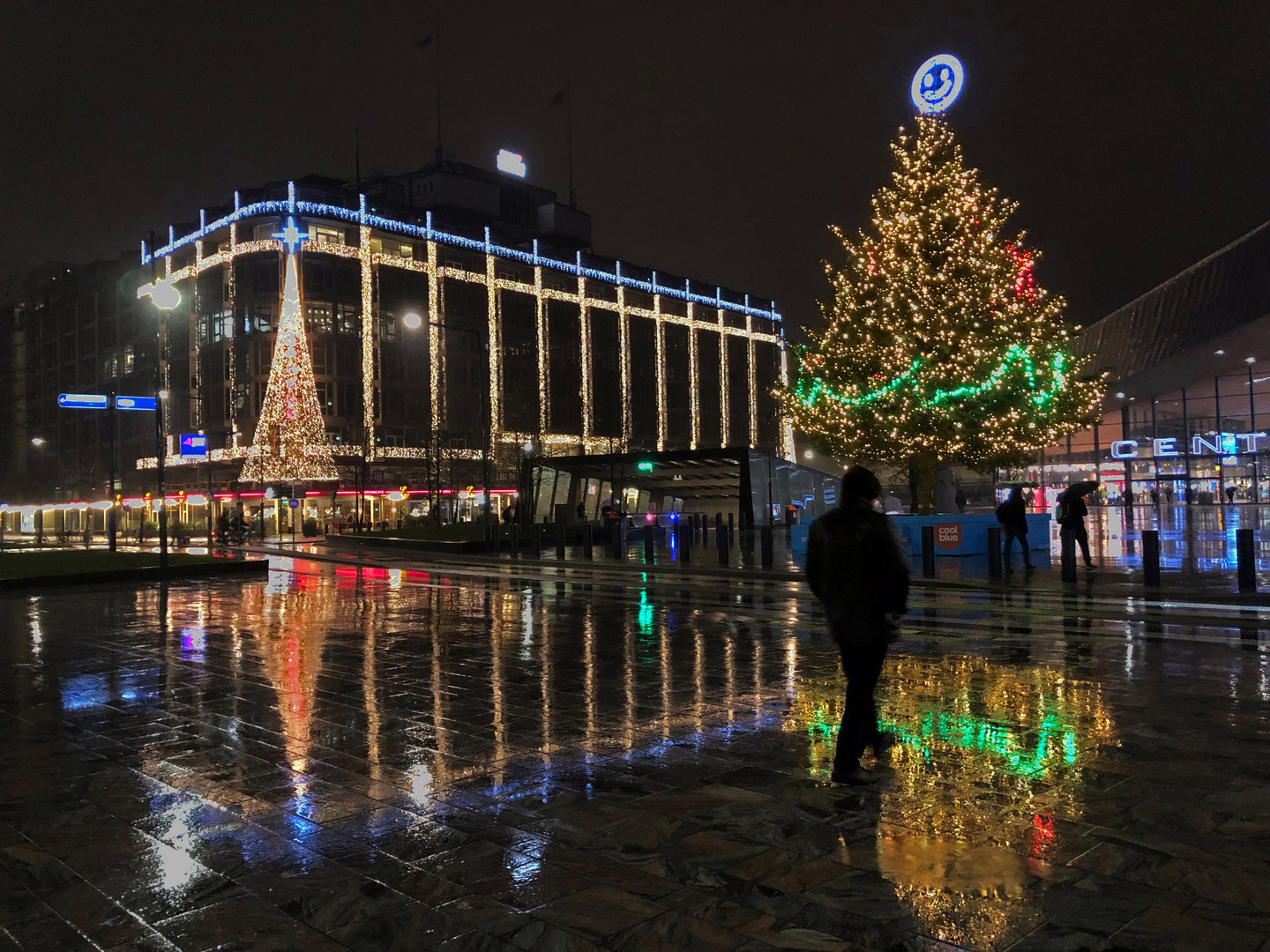 Adventstimmung im Regen, Zentralbahnhof, Rotterdam, Niederlande