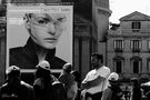 IT: Advertising and People in Venice Station von Massimo Franco