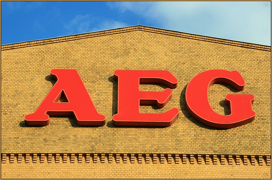 AEG