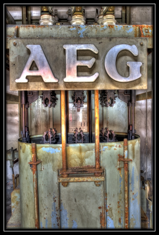 AEG