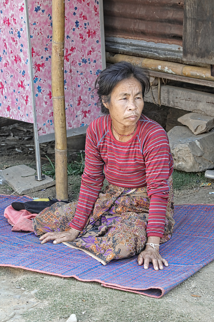 ältere Frau, Laos