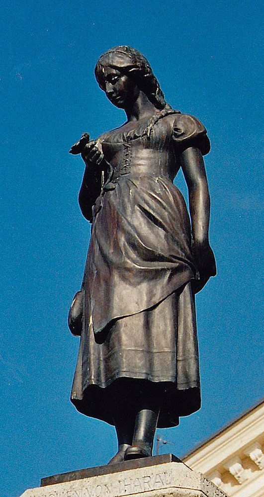 "Ännchen von Tharau" als Figur am Theaterplatz in Klaipeda (Memel)