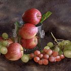 Äpfel und Weintrauben
