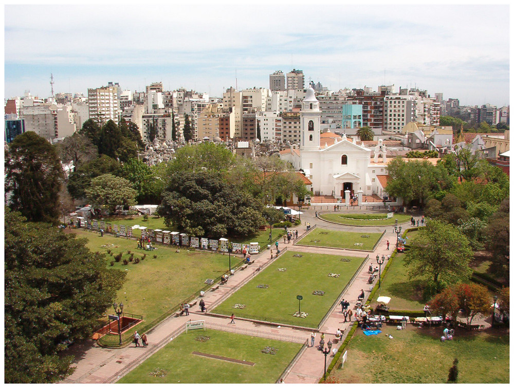 Aerial Recoleta Platz, Del Pilar Church as back