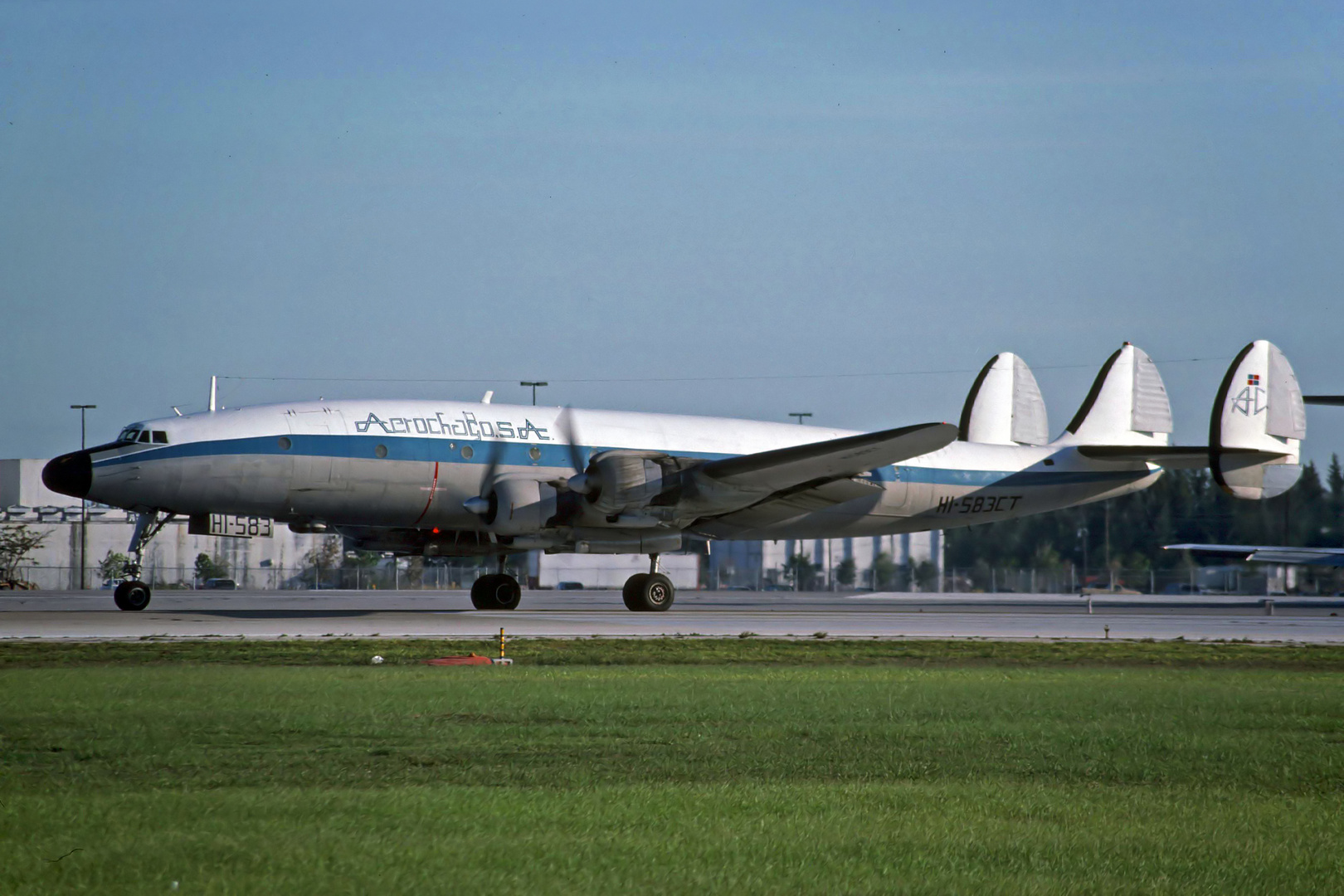 AEROCHAGO Airlines Lockheed C-121G Constellation Miami Juni 1990