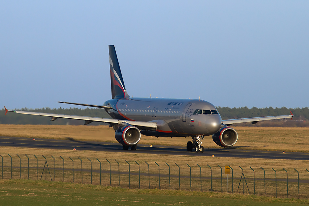 Aeroflot A320 SXF