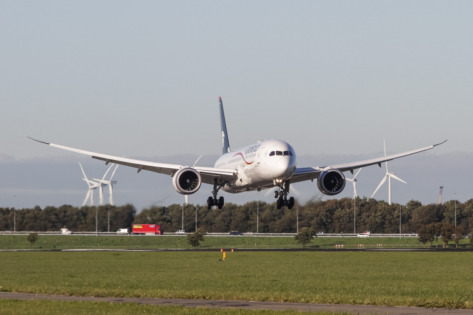 AeroMexico B787, Polderbaan