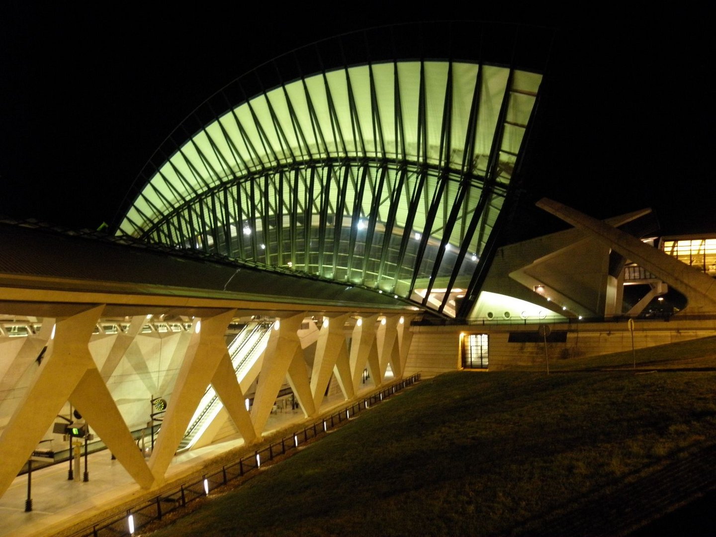 Aéroport de St EXUPERY - LYON - FRANCE I