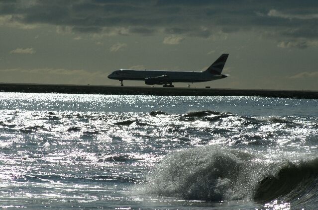 Aeroport Nice cote d'azur Porte avions???