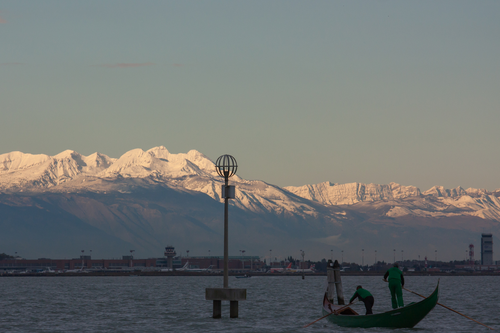 Aeroporto Marco Polo und die Dolomiten