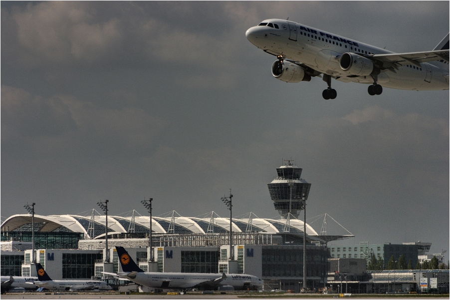 AF 1523 MUC-CDG