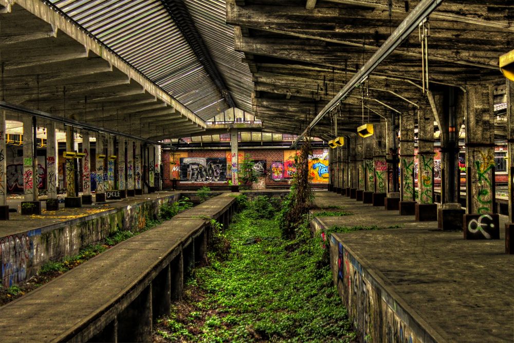 Alter Güterbahnhof - Gleisbett von Dieter Hölscher 