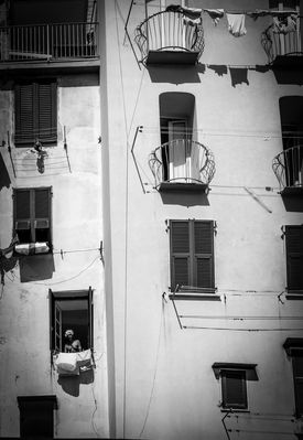 Affacciato al giorno