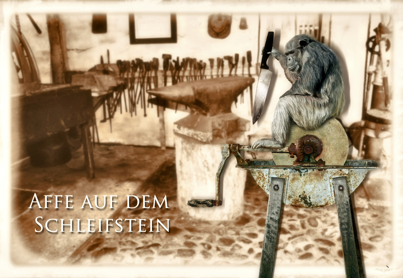 Affe auf dem Schleifstein