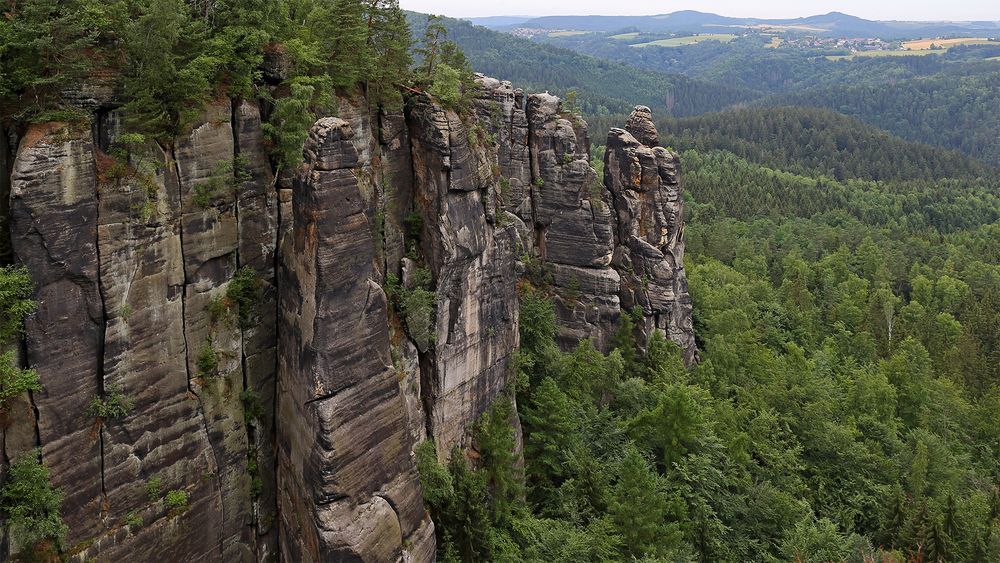 Affensteine vom oberen Affensteinweg von der wohl bekanntesten Aussichtsstelle...