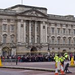 Affluence... !  --  Buckingham Palace  --  Andrang… !