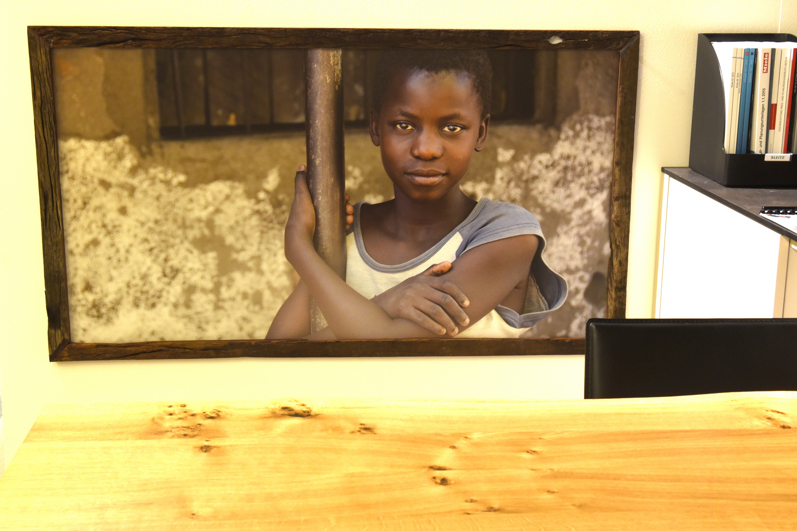 African pictures in african frames; Malawi