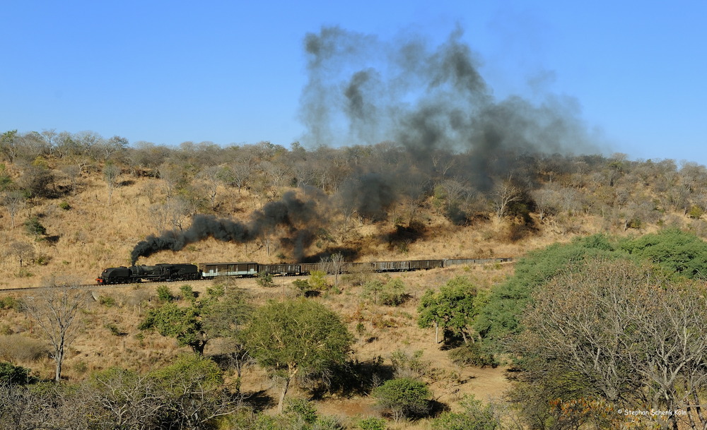 Afrika; Zimbabwe (IX) durch die Schlucht zw. Dibangombie und Mubiya