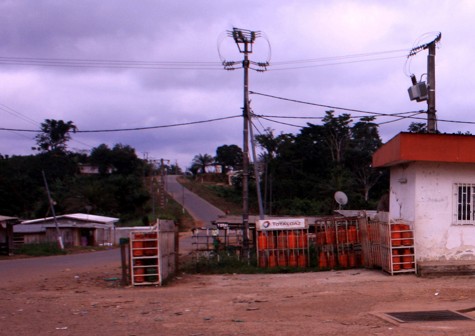 Afrika_Gabun_Landstrasse,_"Unser TAXI" nach Lambarene