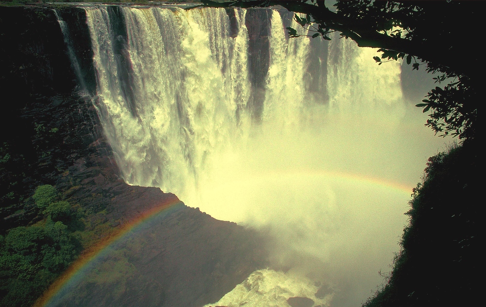 Afrikanische Magie aus Wasser und Licht