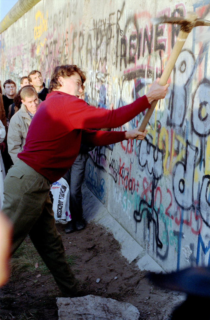 After The Wall - 11. Nov 1989 - Mauerspecht 3