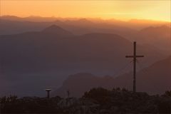 afterglow on chains in a row | Bergketten aufgefädelt