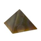 Agate Pyramide