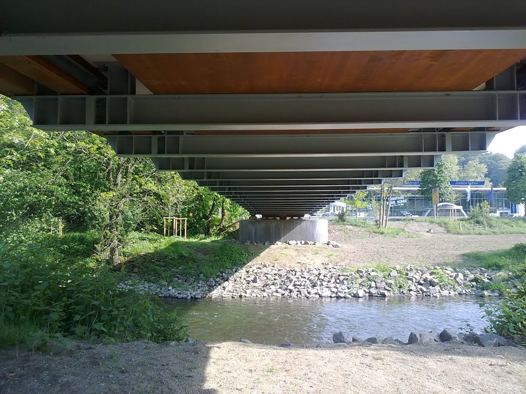 Aggerbrücke in Richtung Kreuznaaf von unten. Sonntag, 04. Mai 2014