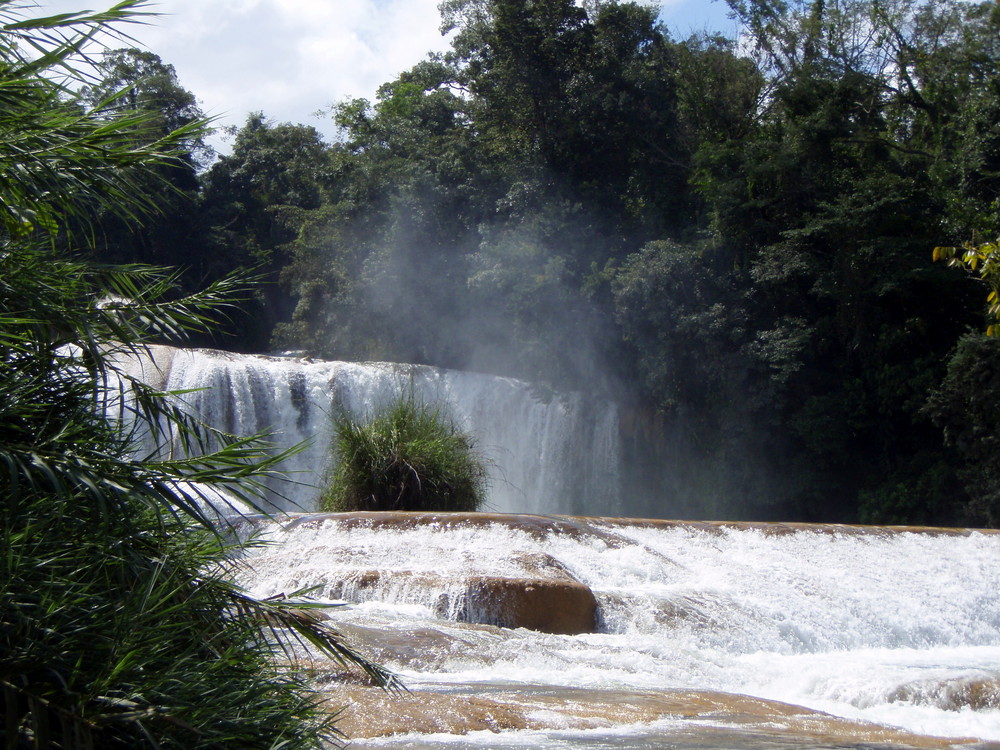 AGUA AZUL