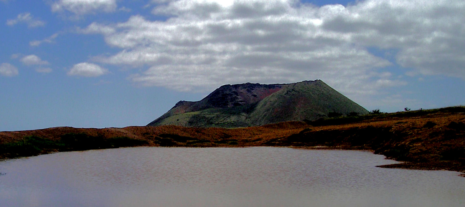 Agua dulce en la isla volcanica Lanzarote