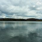 Agua, montañas y cielo