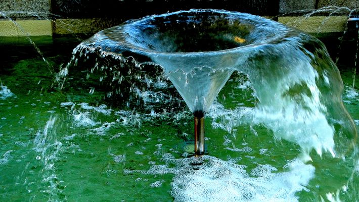 Agua para la Primavera calurosa del Sur