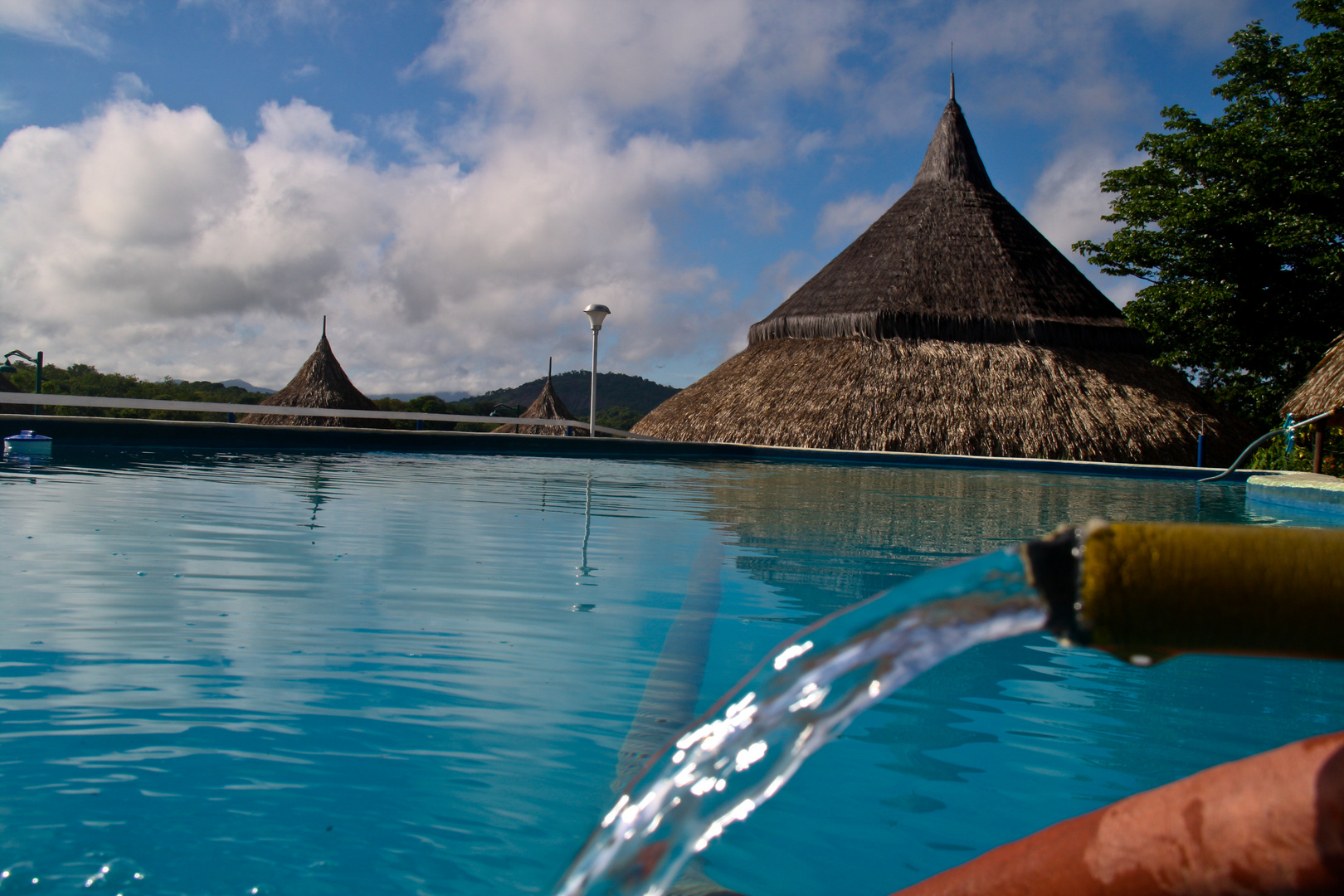 AGUA PURA Y CRISTALINA